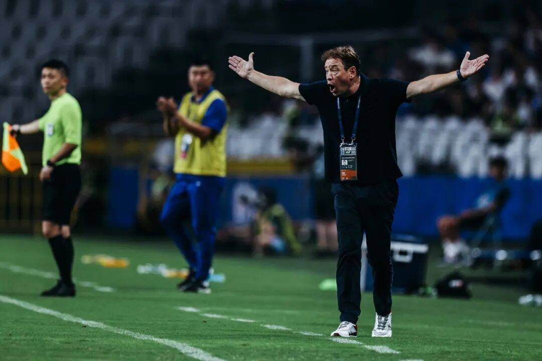 九游官方入口关于转折点！山东泰山防线松动；意大利杯集结日攻防权衡；态度坚定；阵容厚度经受考验的信息